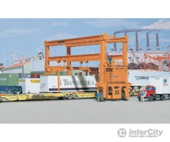 Walthers Cornerstone 3122 MI-JACK Translift(R) Intermodal Crane -- Kit - 7-3/8 X 3-3/4" 18.7 X 9.5cm