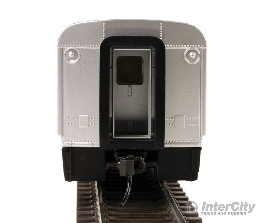 Walthers Mainline 31053 85' Horizon Cafe/Club Food Service Car - Ready To Run -- Painted, Unlettered 6 Walthers Mainline 31053 85' Horizon Cafe/Club Food Service Car - Ready To Run -- Painted, Unlettered - Image 4