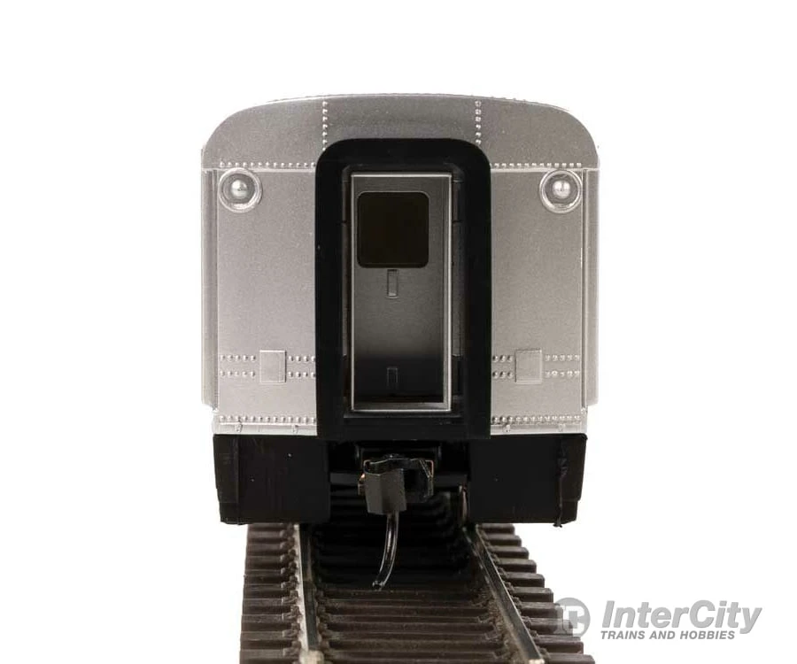 Walthers Mainline 31053 85' Horizon Cafe/Club Food Service Car - Ready To Run -- Painted, Unlettered 5 Walthers Mainline 31053 85' Horizon Cafe/Club Food Service Car - Ready To Run -- Painted, Unlettered - Image 3