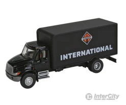 Walthers SceneMaster 11292 International(R) 4900 Single-Axle Box Van - Assembled -- International (black)