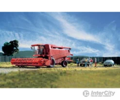 Walthers Scenemaster HO 11003 Farm Combine - Kit -- Includes Grain & Corn Heads