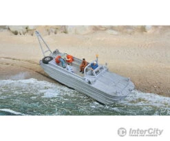Walthers Scenemaster HO 11004 GMC DUKW Duck Amphibious 6x6 Cargo/Personnel Transport -- Kit
