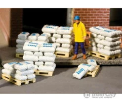 Walthers Scenemaster HO 4130 Bags Of Sand, Grain & Cement Pkg(40)