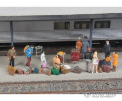 Walthers Scenemaster HO 4142 Suitcases, Packs And Baggage Trolleys -- 86-Piece Set (brown, Black, Gray, Silver)